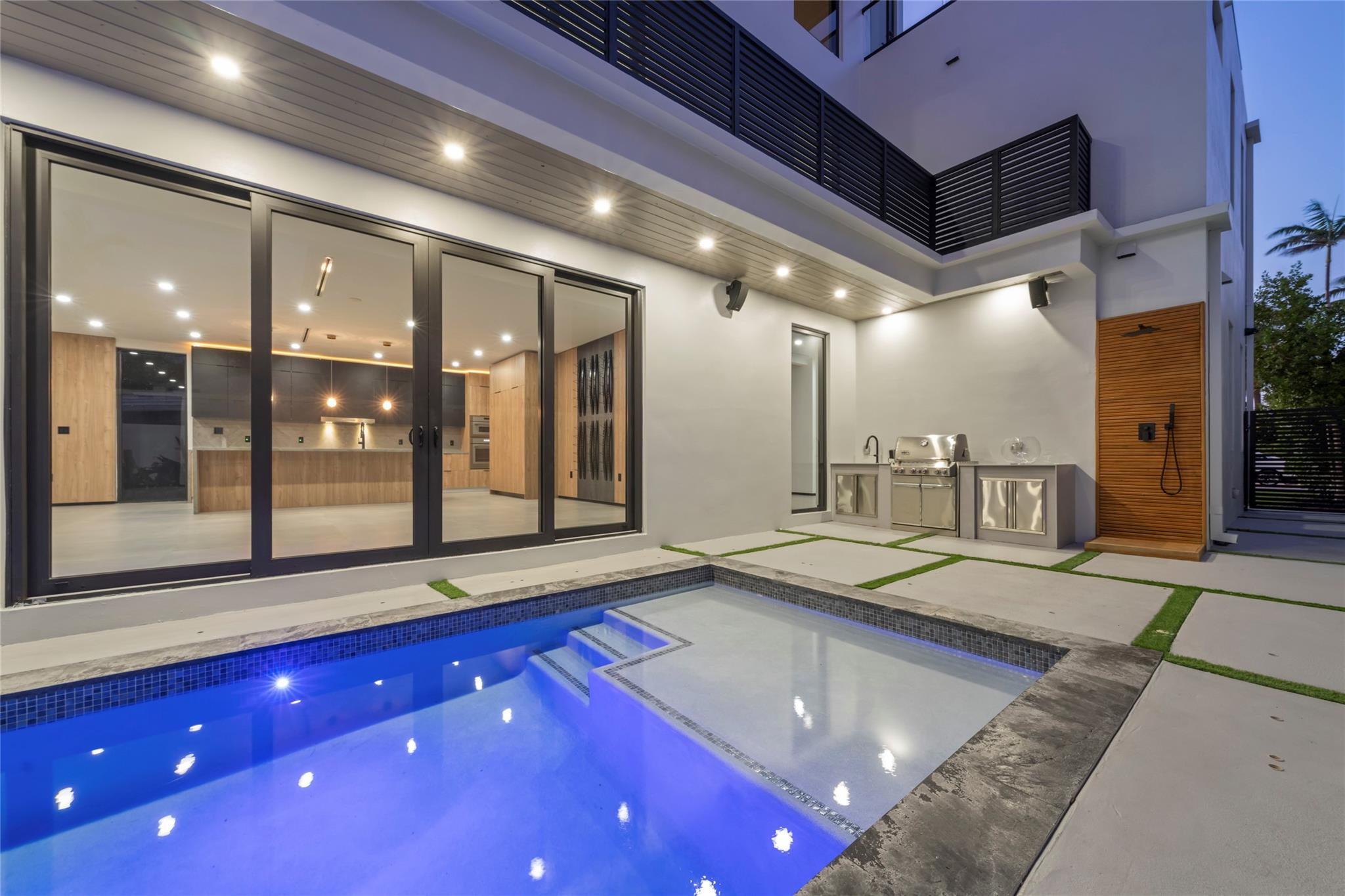 Las Olas By The Sea Ext 3 - Residential