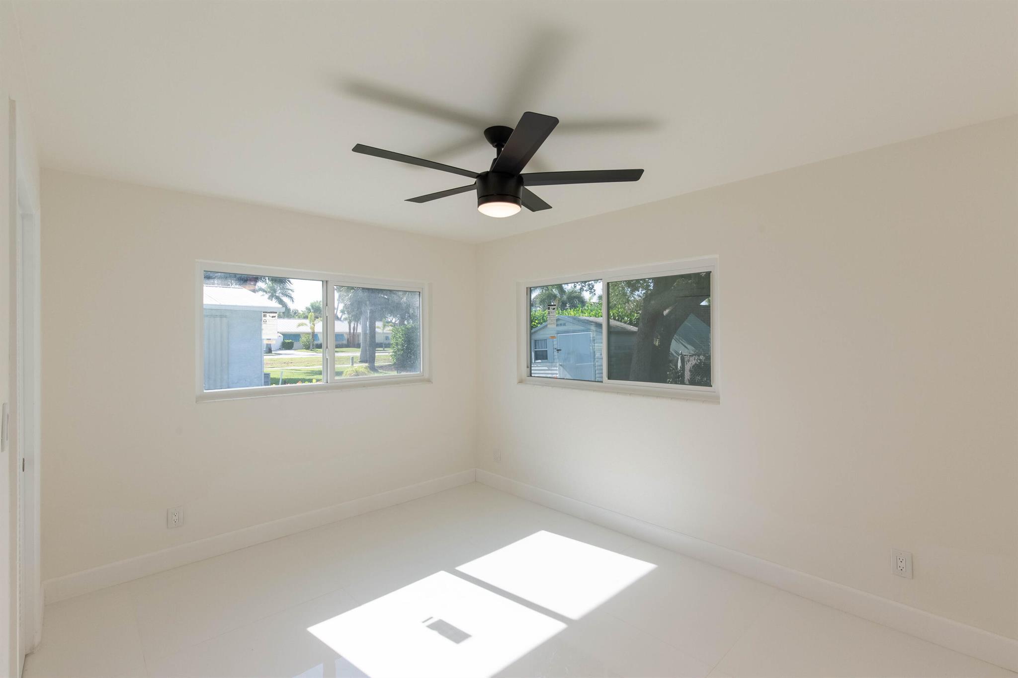 SURFSIDE UNIT 1 SUBDIVISI - Residential Lease
