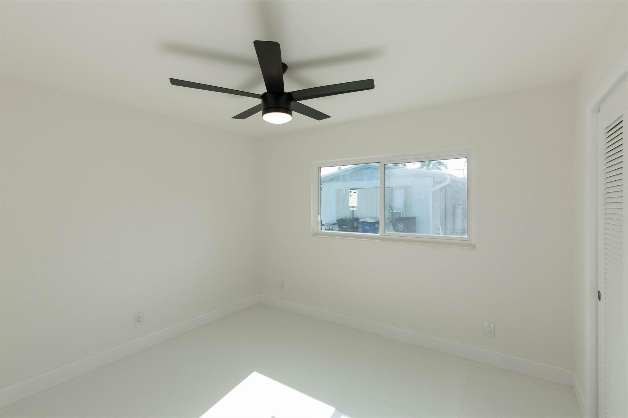 SURFSIDE UNIT 1 SUBDIVISI - Residential Lease