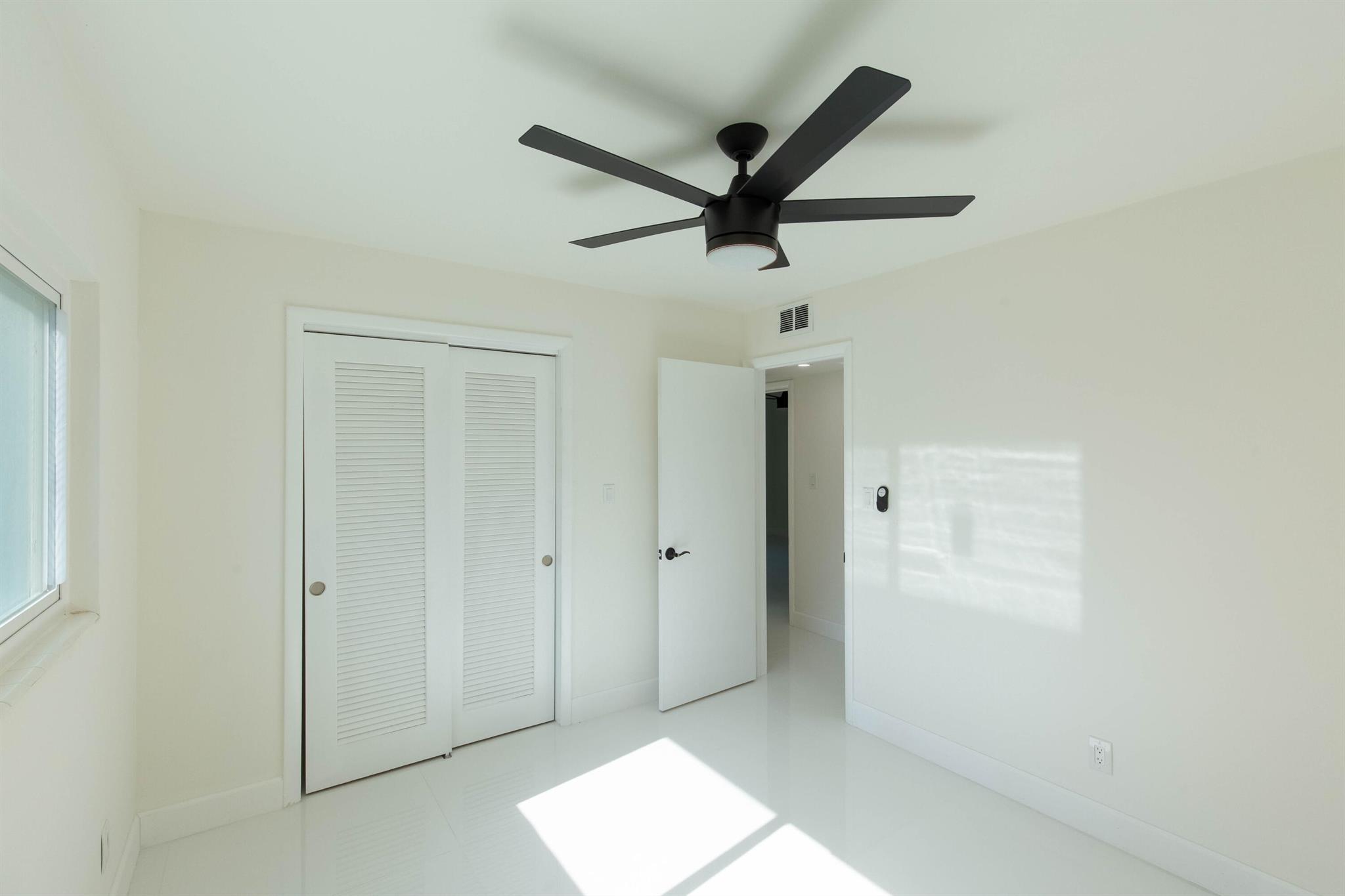 SURFSIDE UNIT 1 SUBDIVISI - Residential Lease