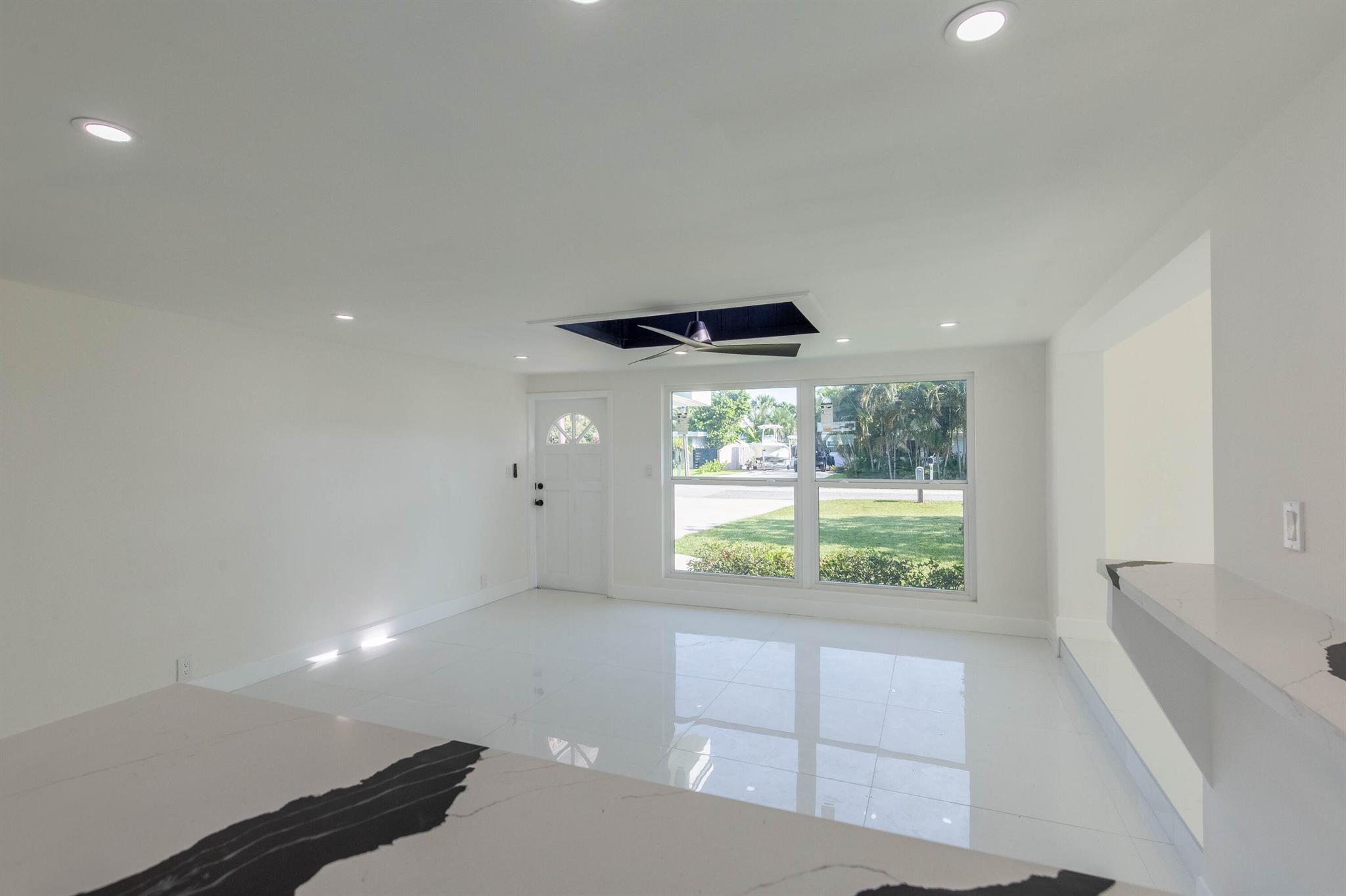 SURFSIDE UNIT 1 SUBDIVISI - Residential Lease