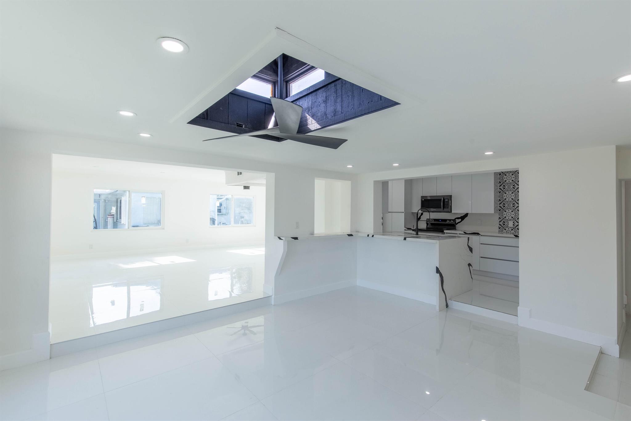 SURFSIDE UNIT 1 SUBDIVISI - Residential Lease