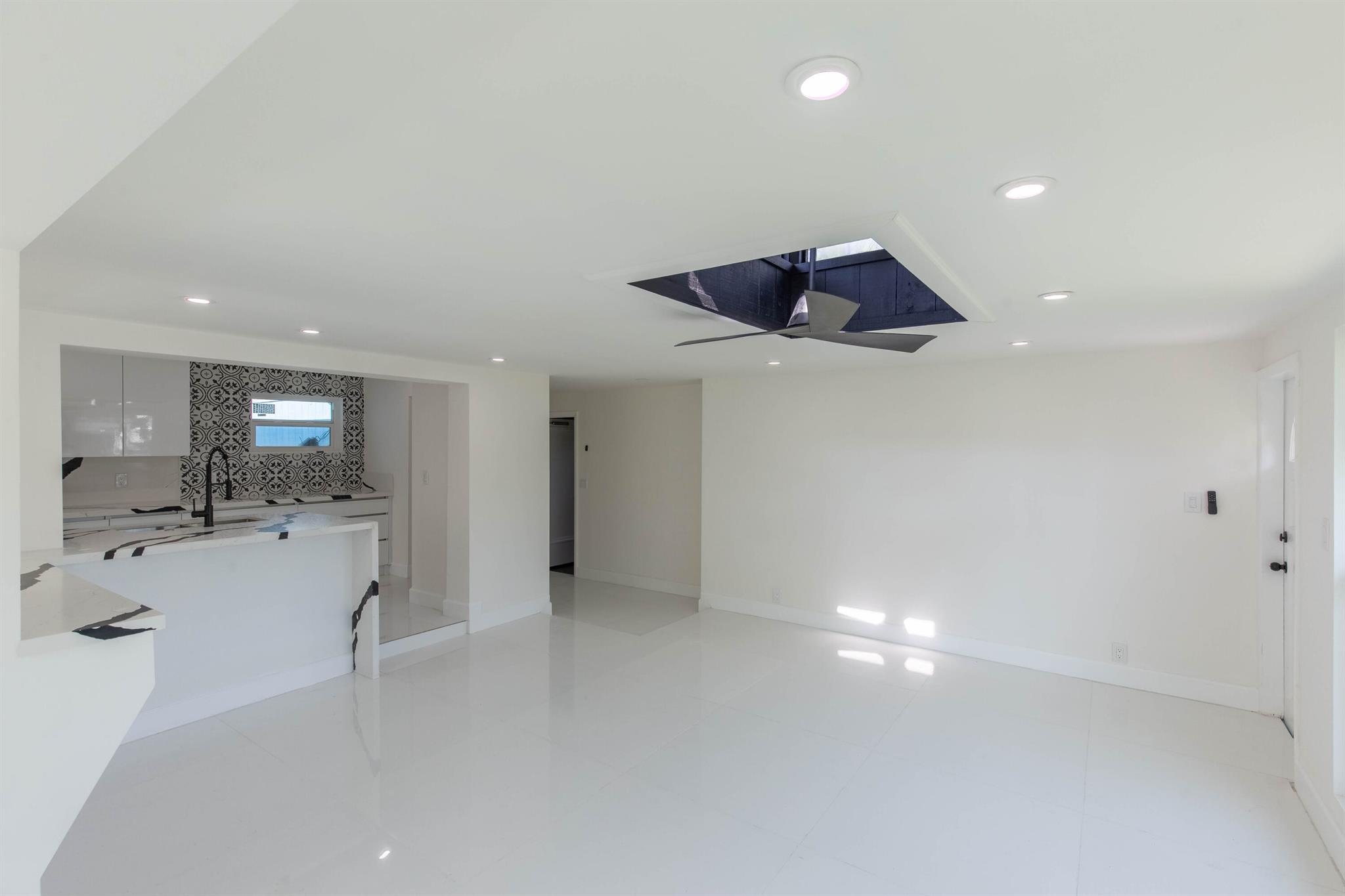SURFSIDE UNIT 1 SUBDIVISI - Residential Lease