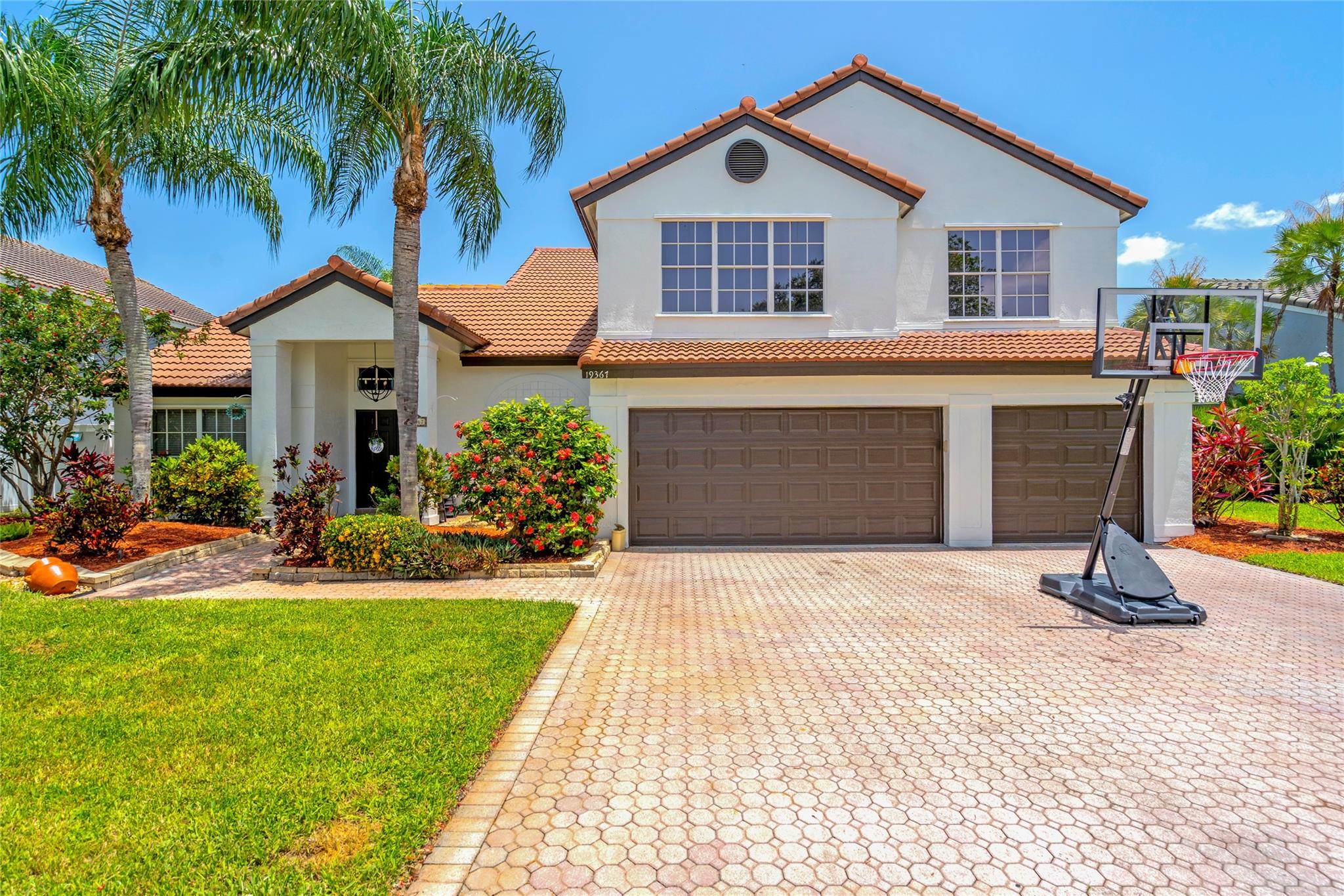 Beautiful 5-bed, 3-bath heated pool home in the gated Chapel Trail Estates community. This move-in ready home boasts an open-concept floor plan, gourmet kitchen with stainless steel appliances and granite countertops, and a luxurious master suite with a spa-like bath. Enjoy your own backyard oasis with a covered patio and outdoor bar & grill. Recent updates include new paint, impact doors & garage doors (2022), pool heater & pump (2022), and backyard remodel (2023). Washer & dryer (2024). A perfect home for Florida living! Schedule a showing today!
