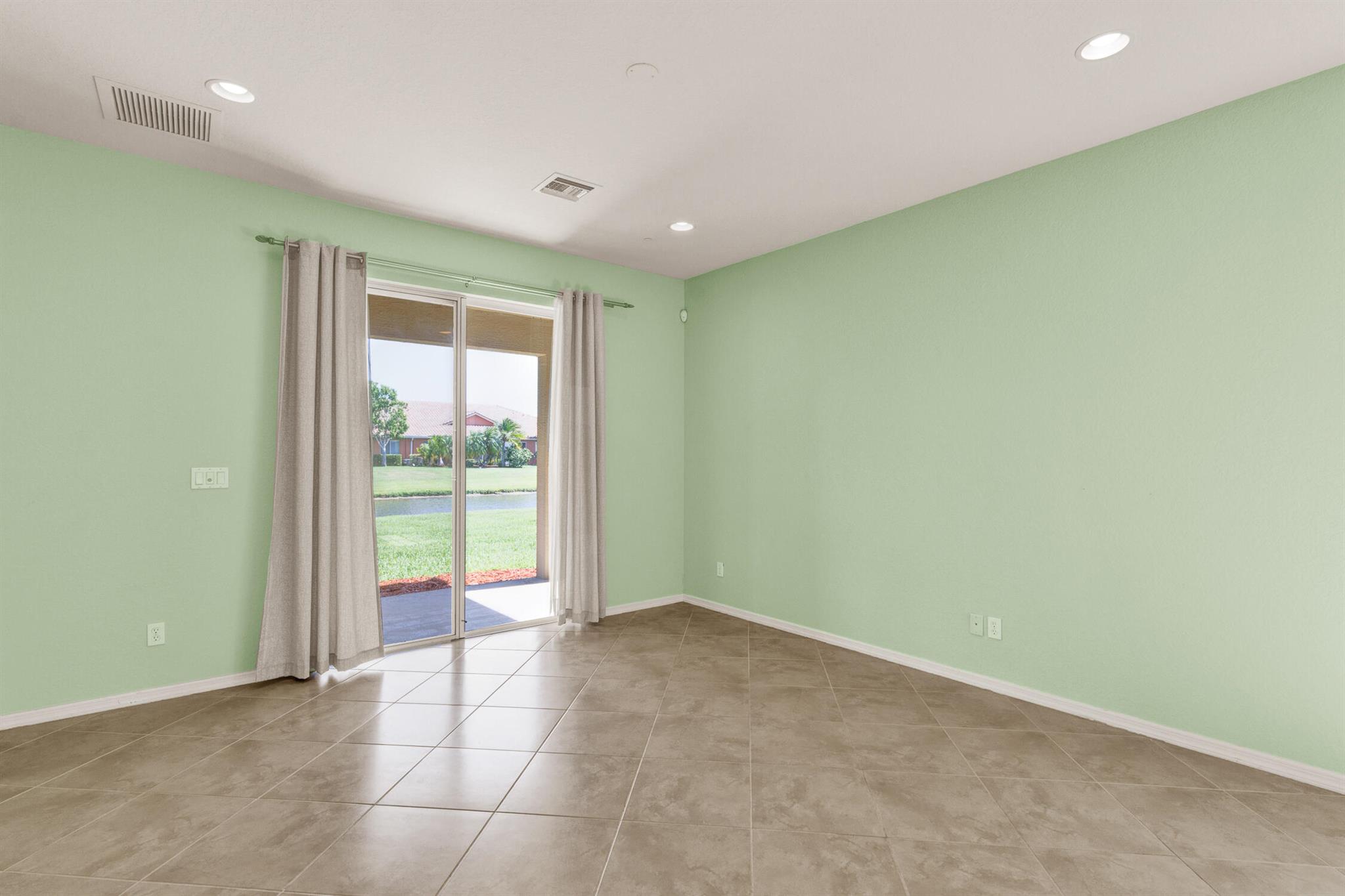 6380 Oxford Circle 104