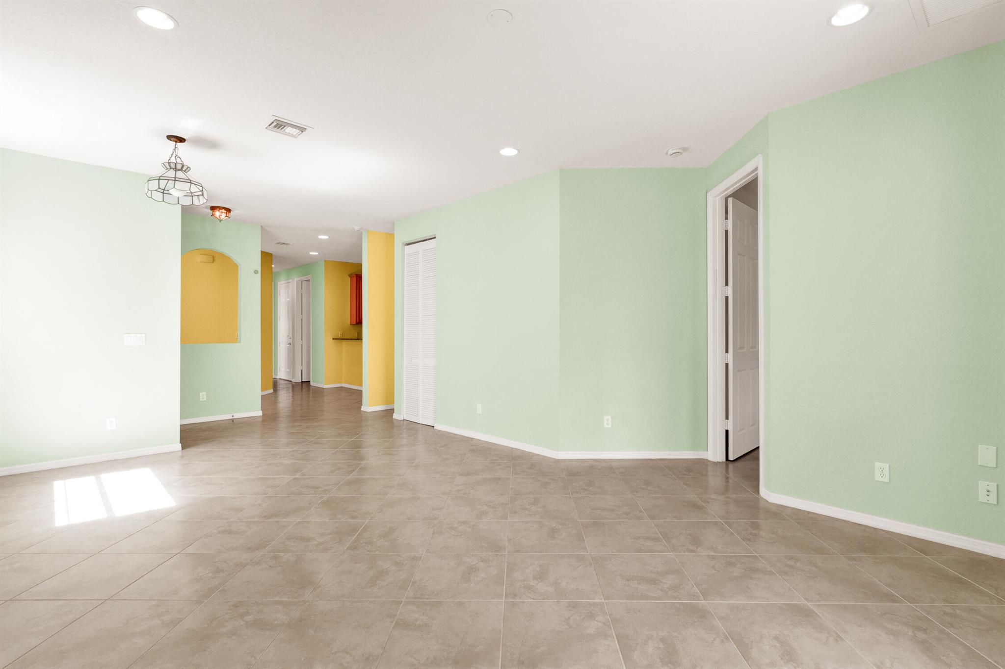 6380 Oxford Circle 104