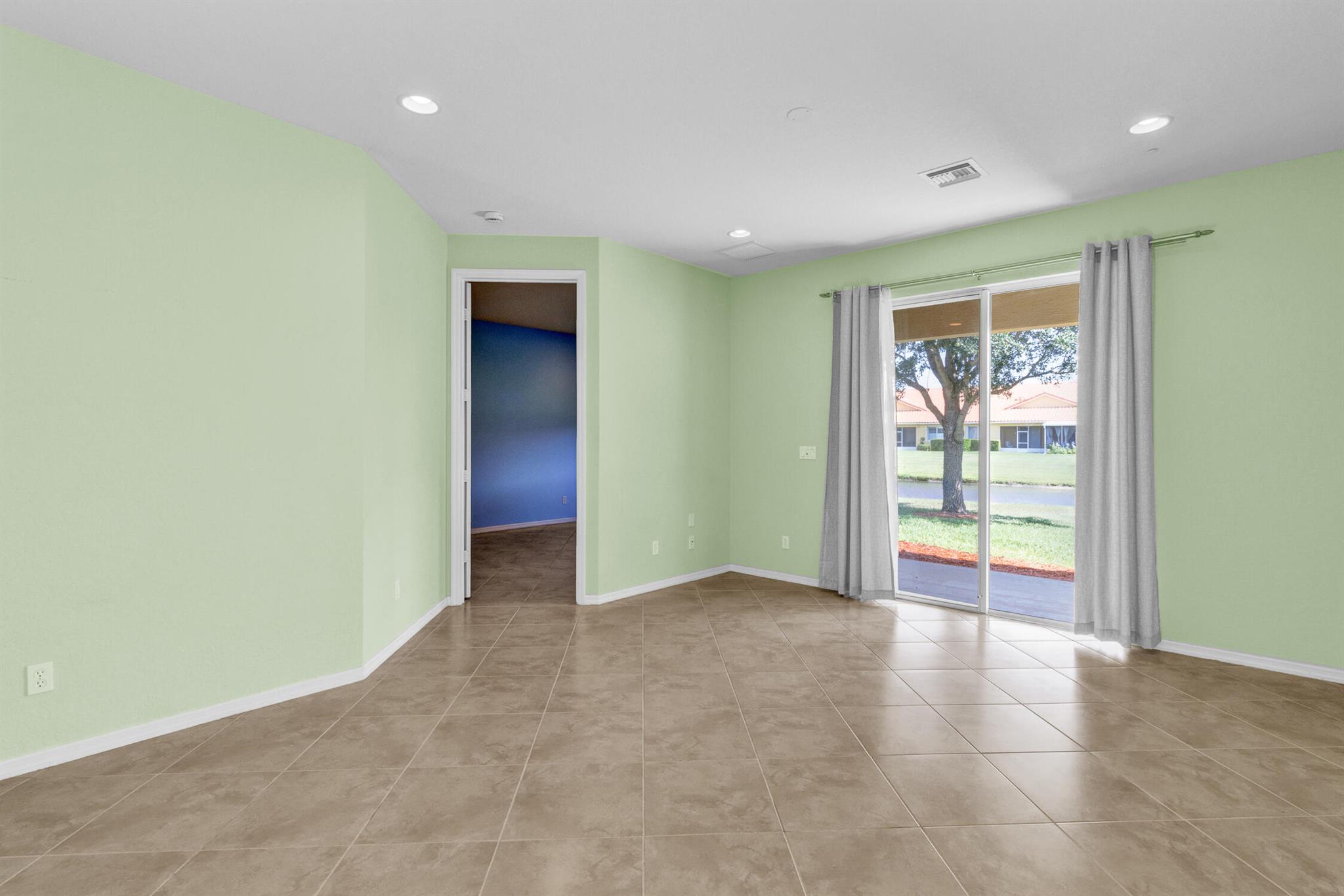 6380 Oxford Circle 104