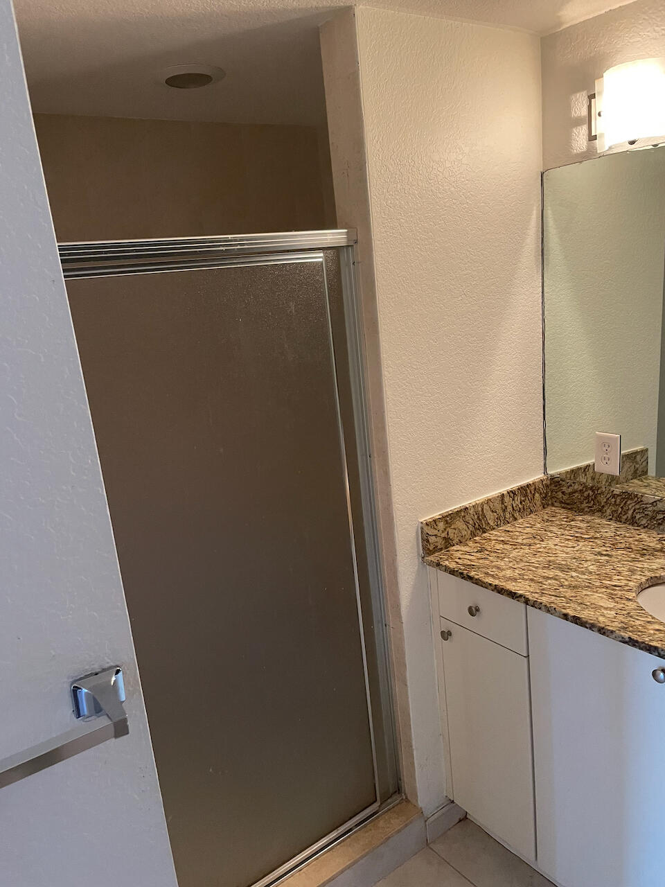 RADIUS CONDO - Residential Lease