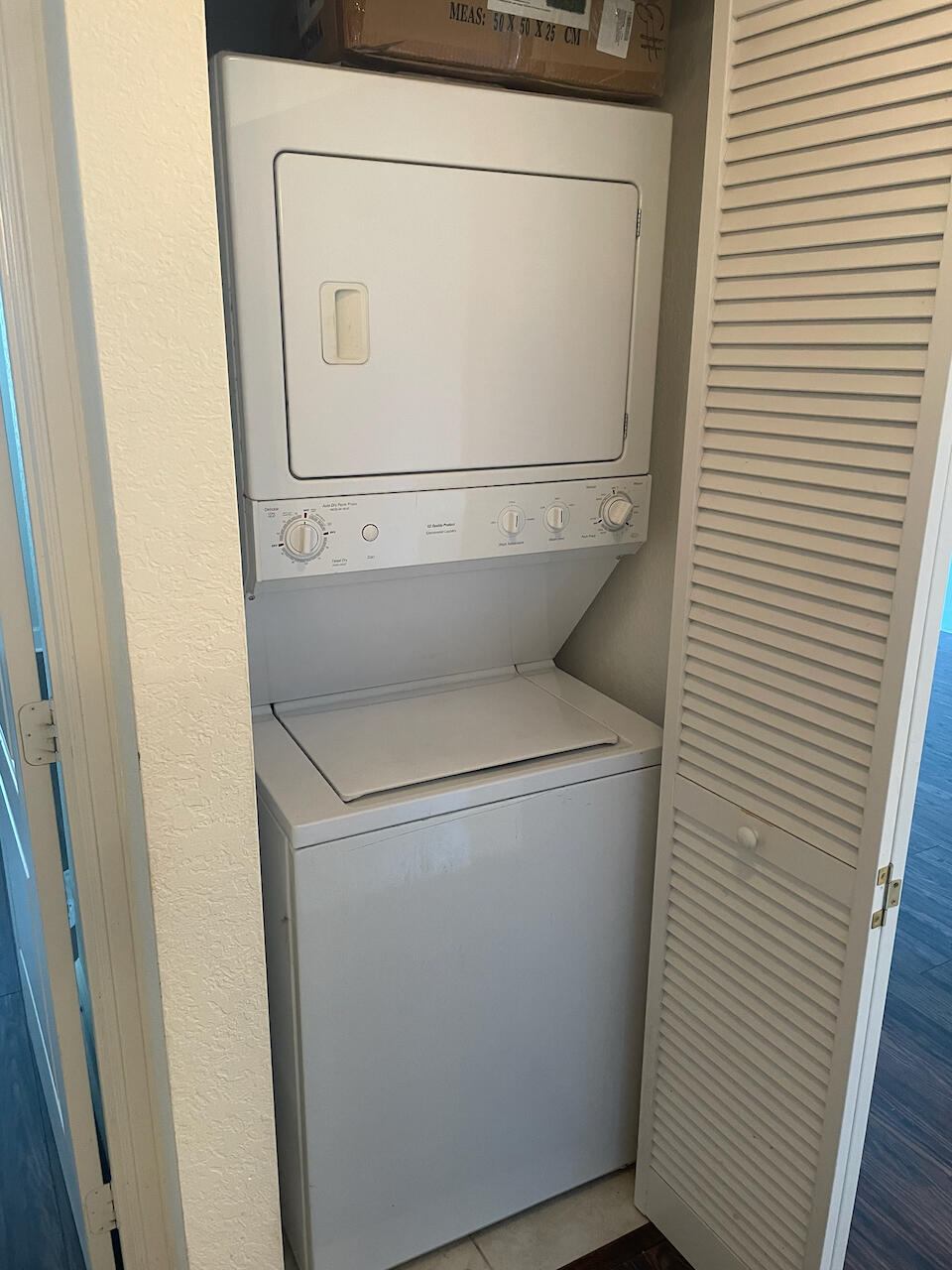 RADIUS CONDO - Residential Lease