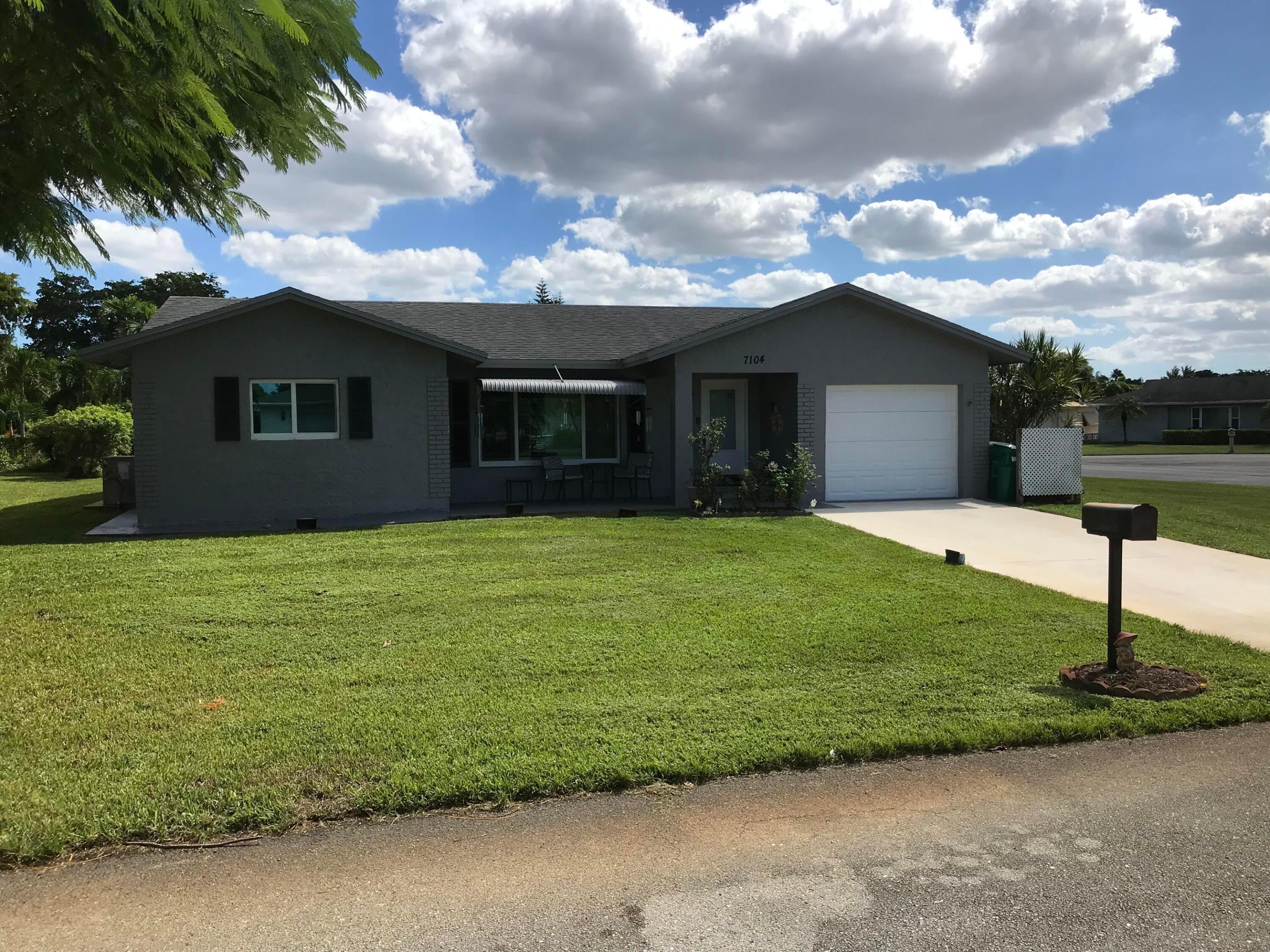 7104 NW 92ND Terrace