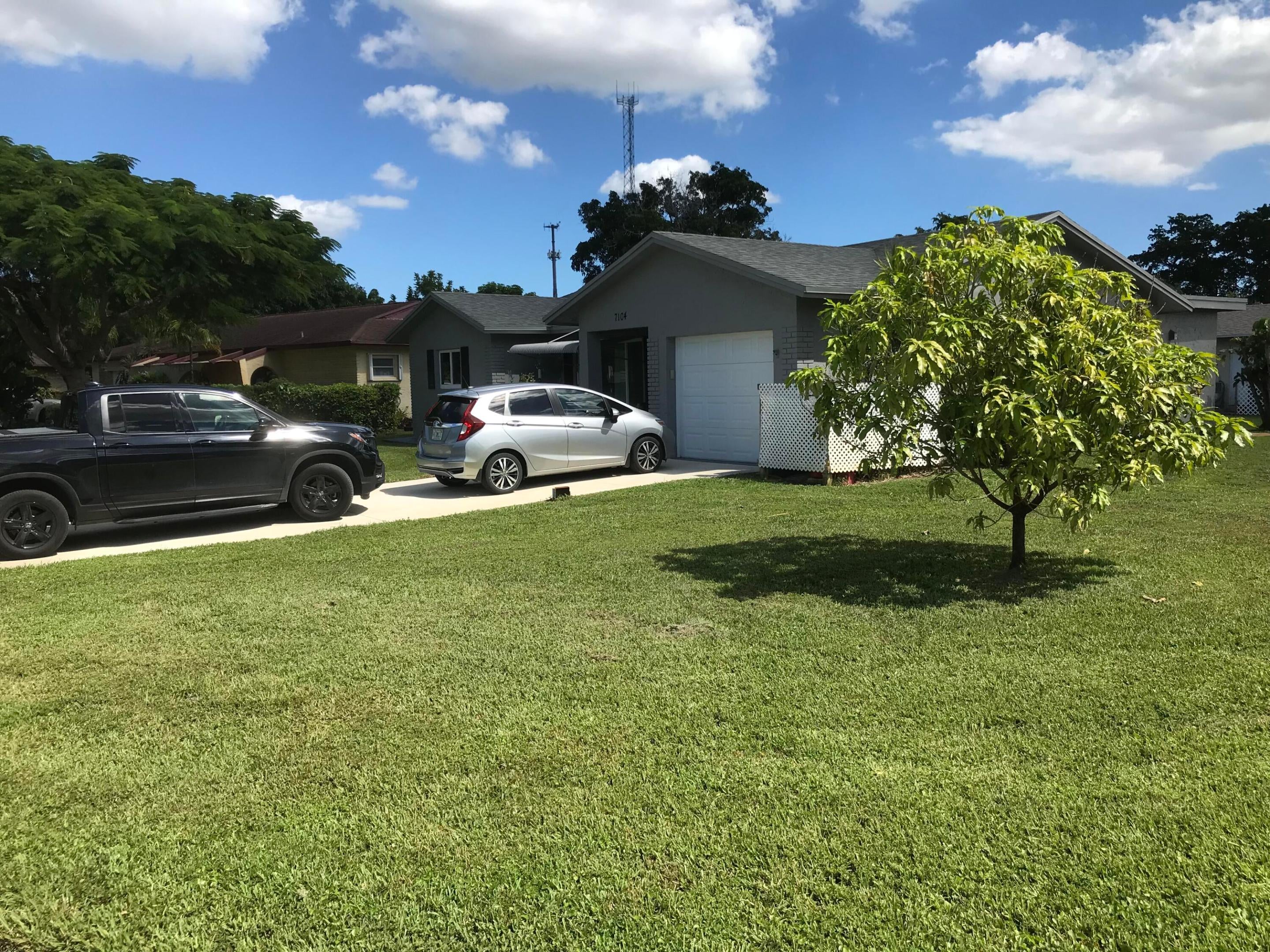 7104 NW 92ND Terrace