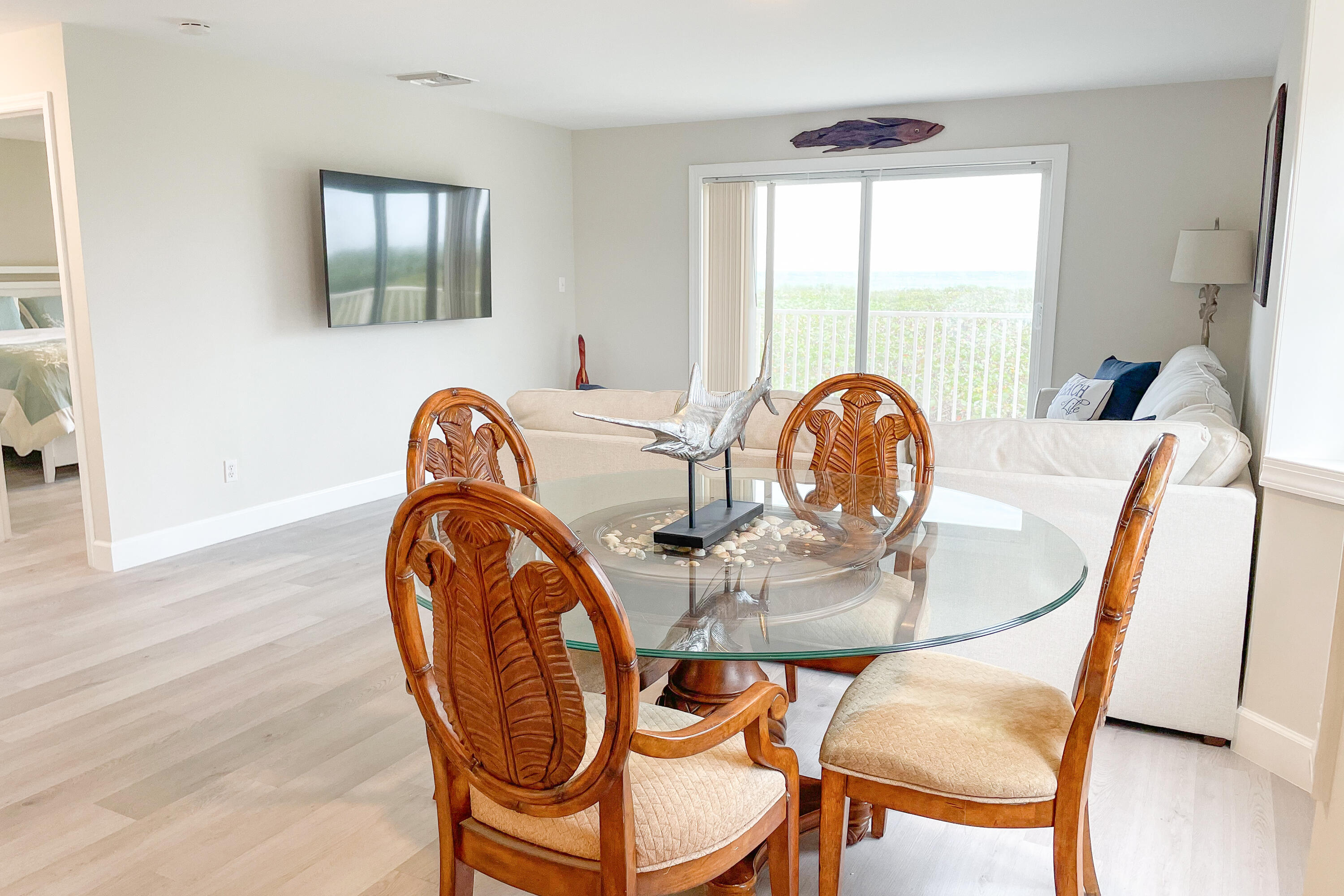 BEACH VILLAS ON HUTCHINSO - Residential Lease