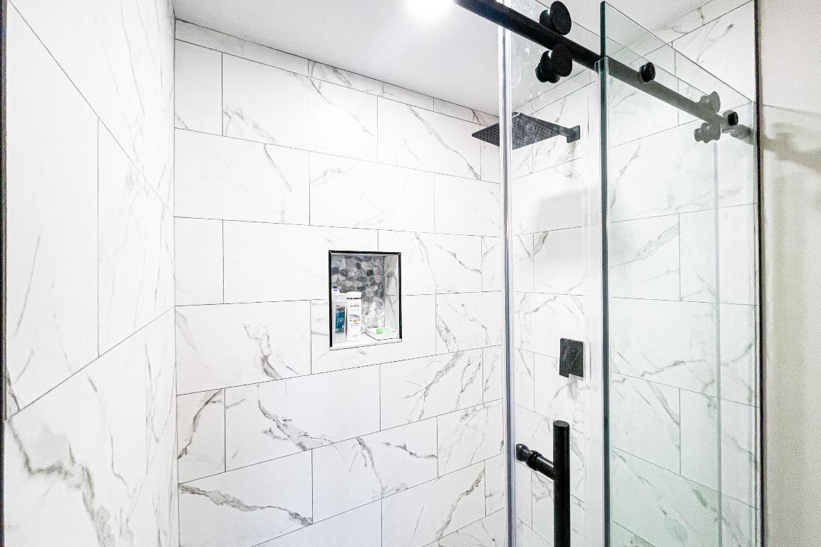 BEACH VILLAS ON HUTCHINSON ISLAND CONDOMINIUM - Residential Lease