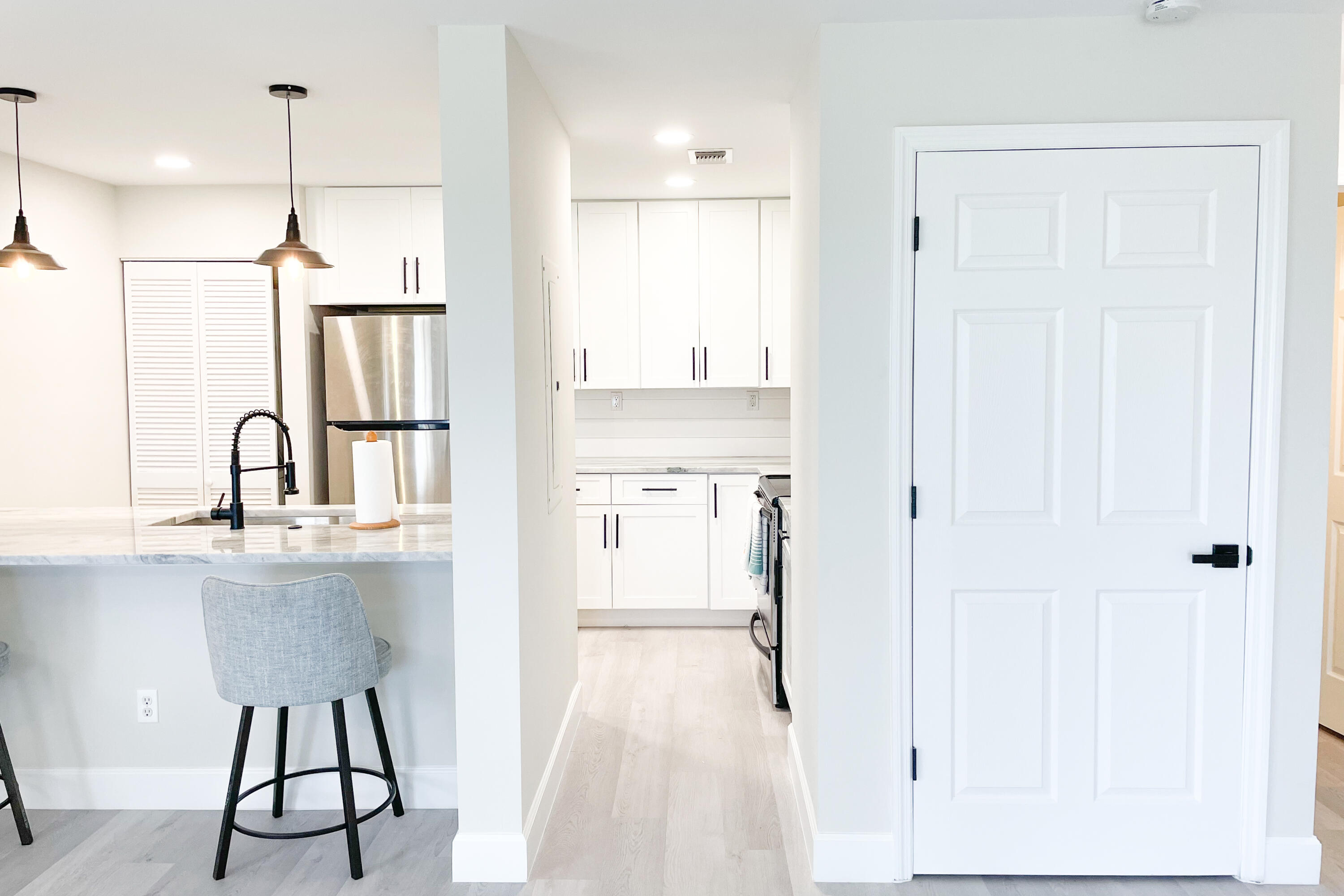 BEACH VILLAS ON HUTCHINSO - Residential Lease