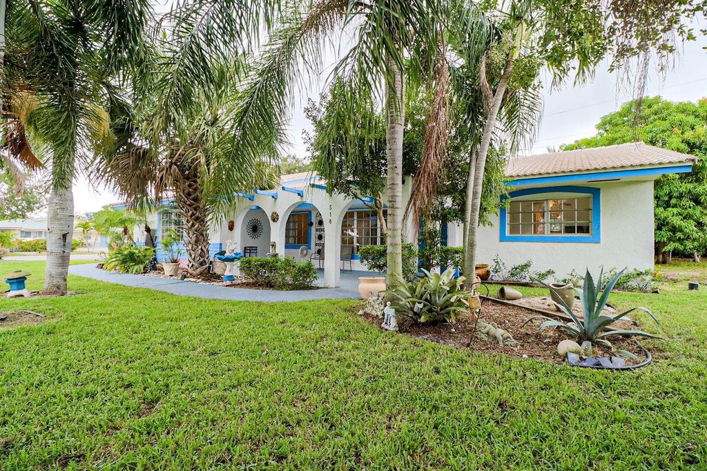 Photo of 518 Linnet Circle, Delray Beach, FL 33444 (MLS # R11117026)