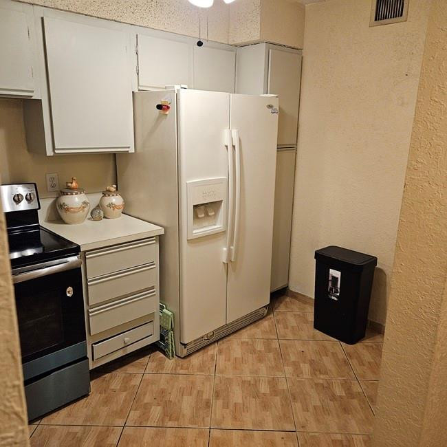 3007 N Oakland Forest Drive 204