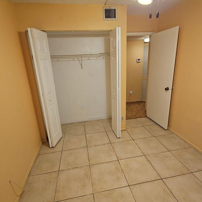 Oakland Forest Club Condo - Residential