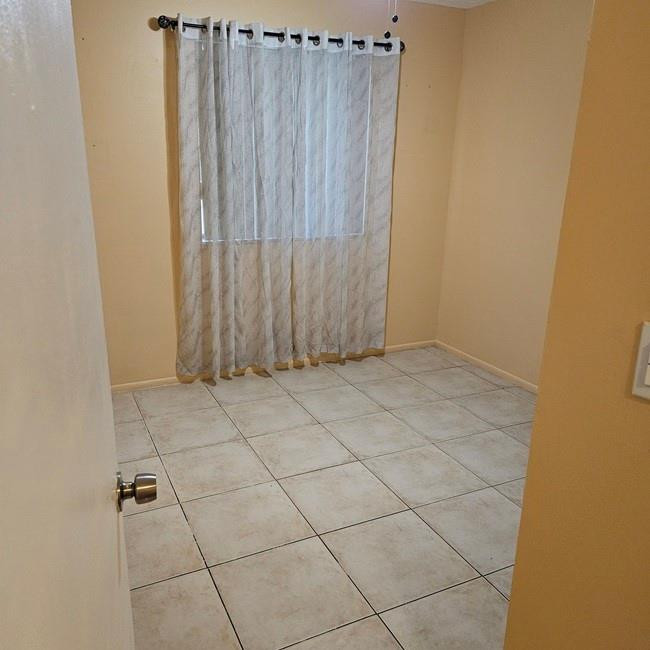 Oakland Forest Club Condo - Residential