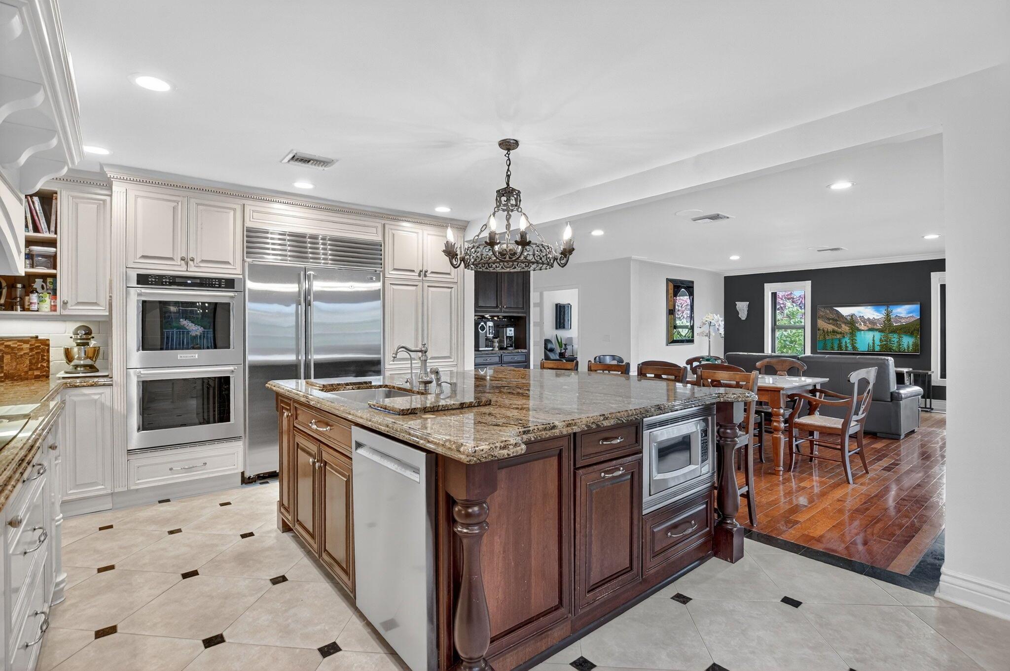 10798 Seacliff Circle