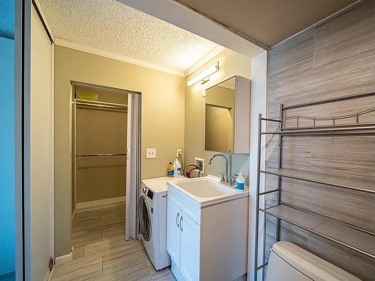 CLEAR LAKE CLUB CONDO - Residential Lease