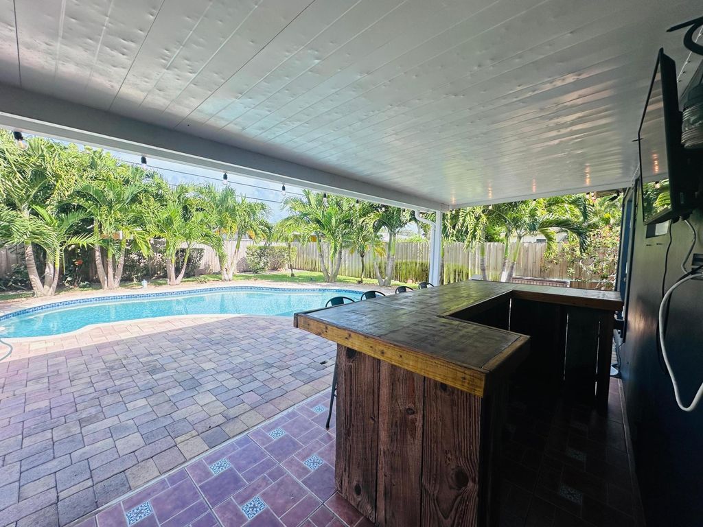 Photo of 1020 S 14th Court, Lantana, FL 33462 (MLS # R11049971)