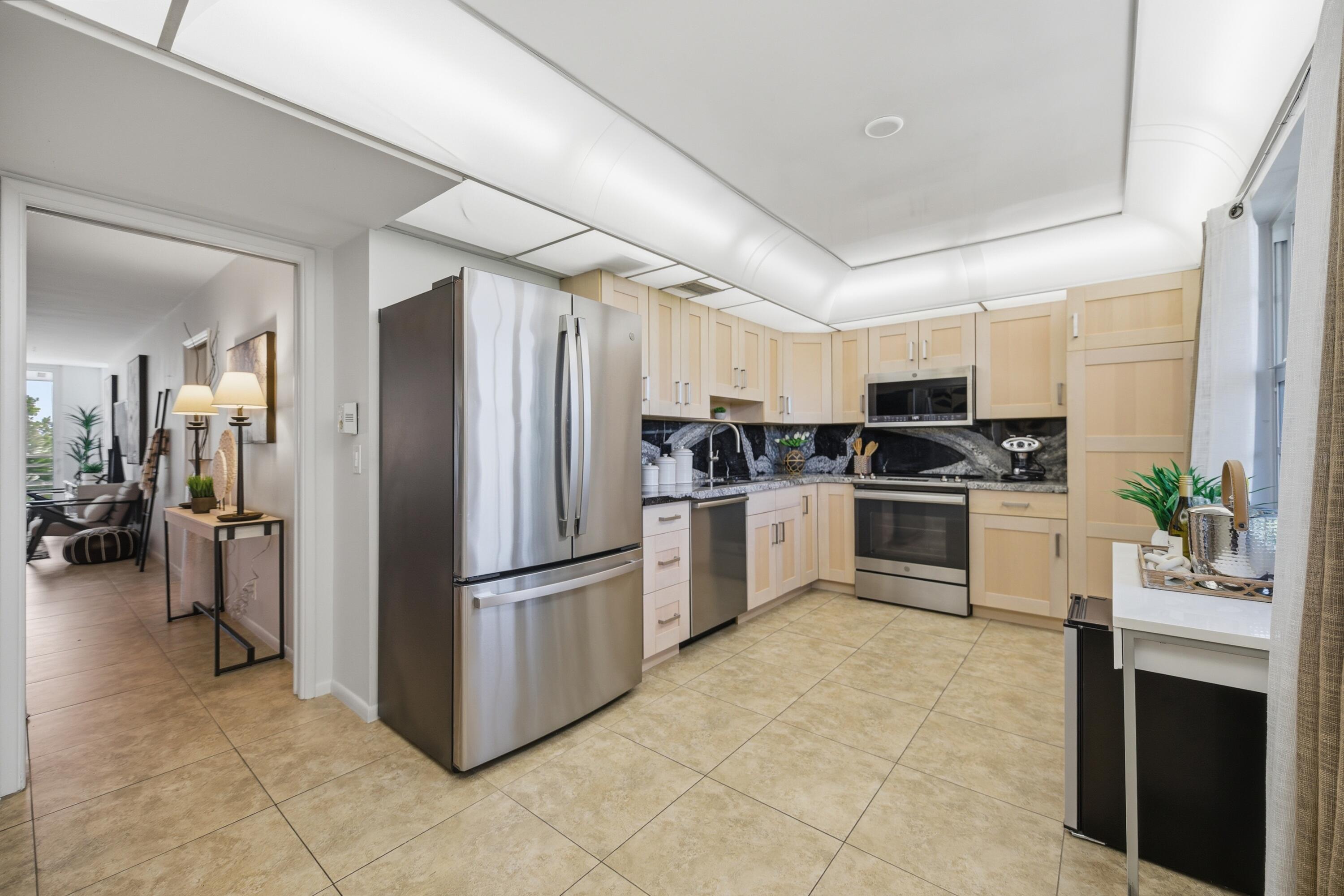 NO 124 PALM-AIRE COUNTRY CLUB - Residential