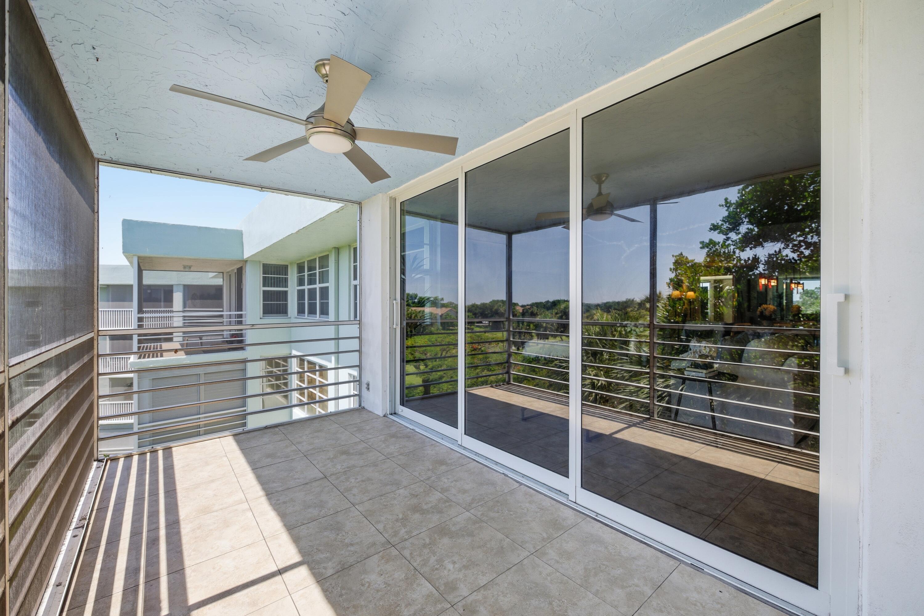 NO 124 PALM-AIRE COUNTRY CLUB - Residential