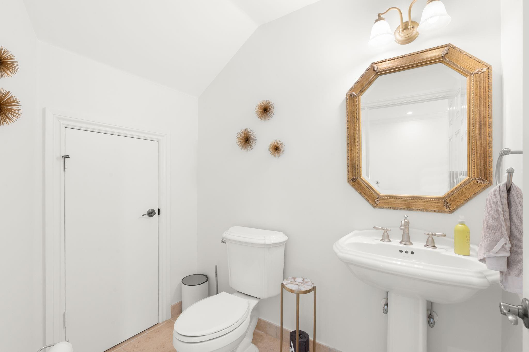 Villa De Este - Residential