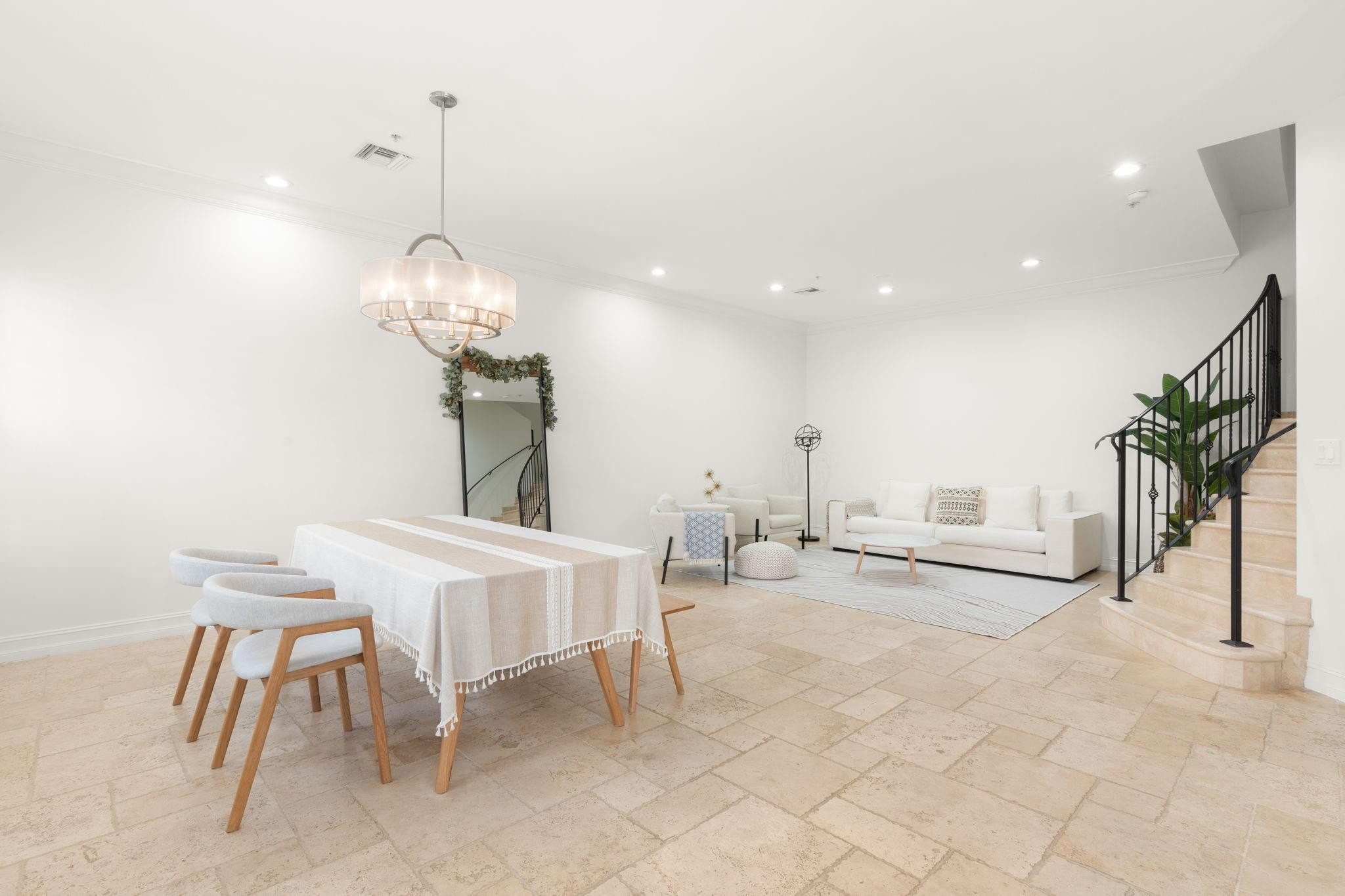 Villa De Este - Residential