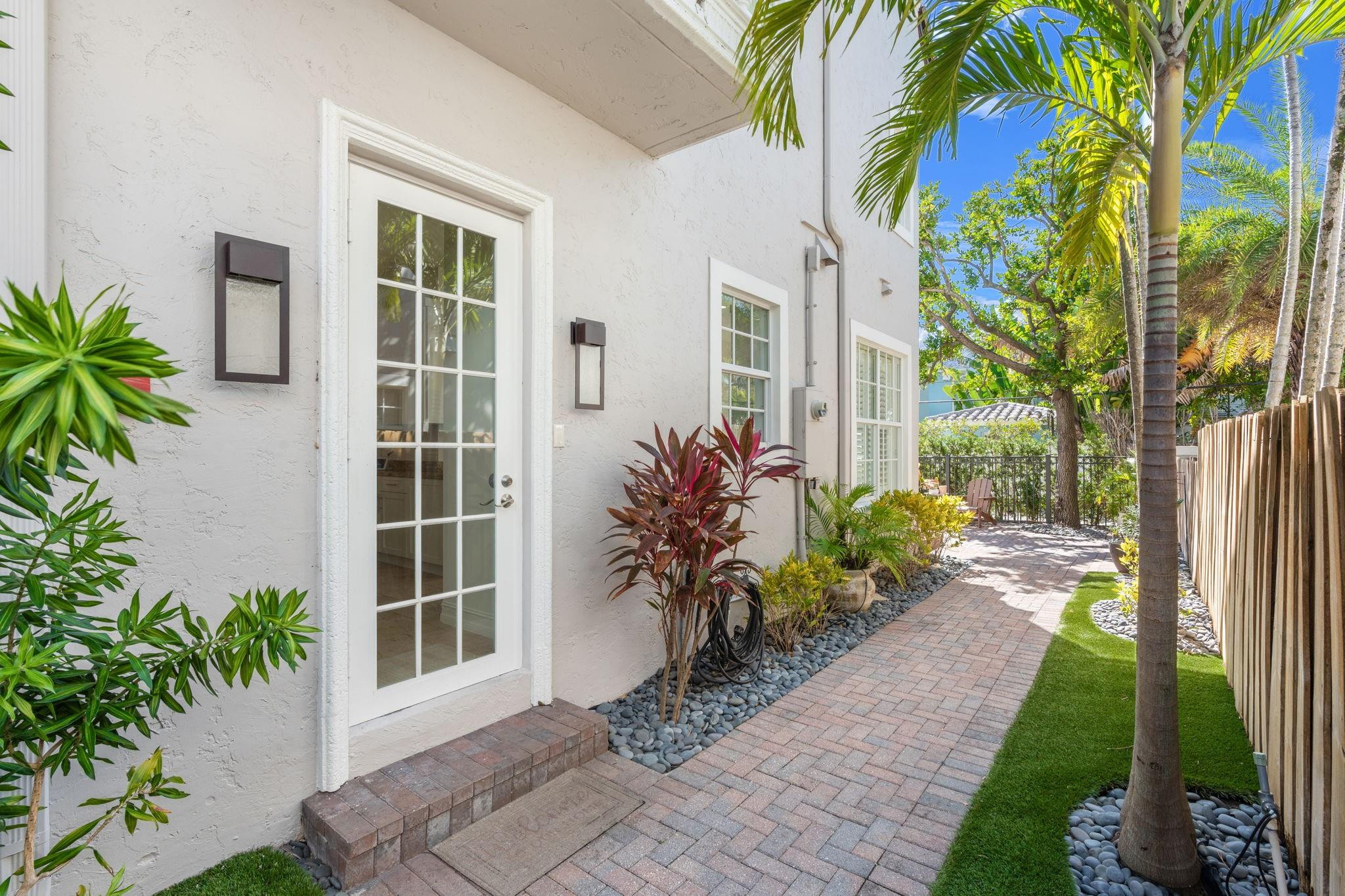 Villa De Este - Residential