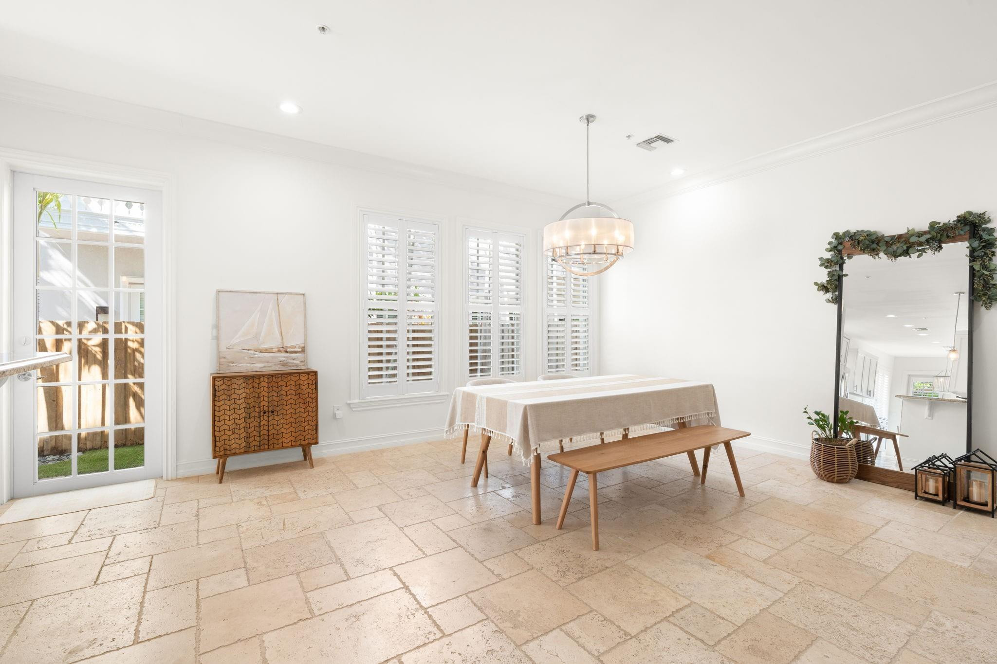 Villa De Este - Residential