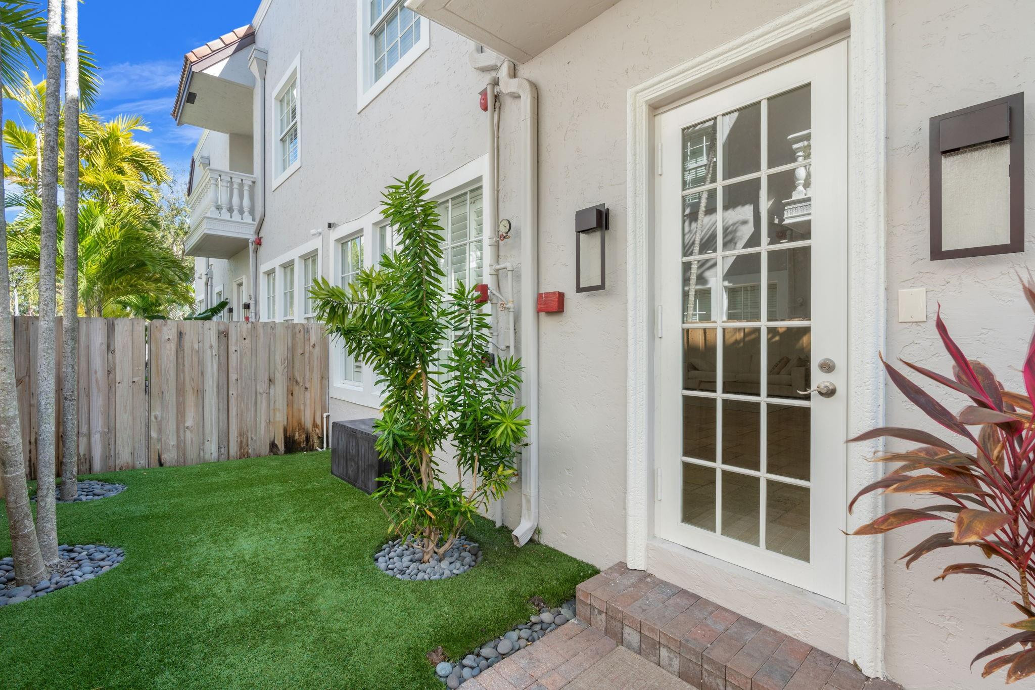 Villa De Este - Residential