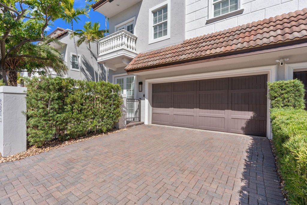 Photo of 2614 NE 14th Street, Fort Lauderdale, FL 33304 (MLS # F10555187)