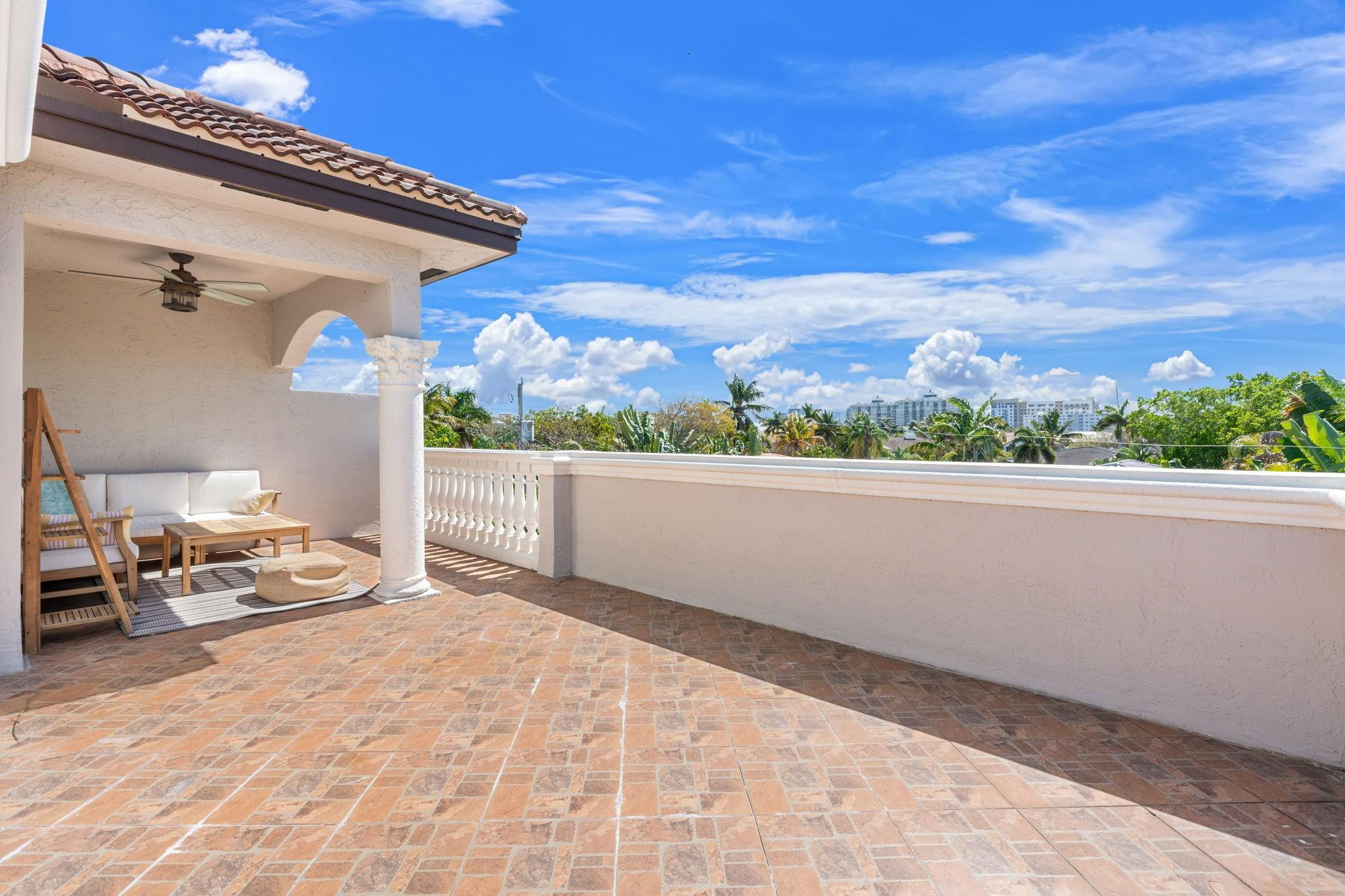 Villa De Este - Residential