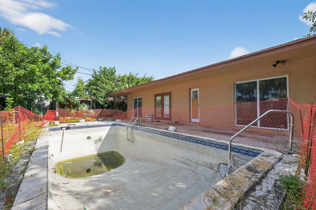 Photo of 1901 NW 1st Ave, Pompano Beach, FL 33060 (MLS # F10539660)