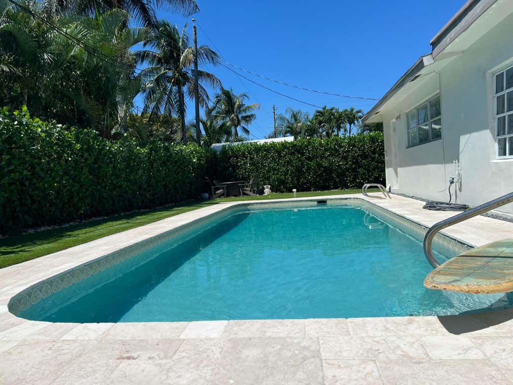 Photo of 1072 SW 25TH Avenue, Boynton Beach, FL 33426 (MLS # B26056248)