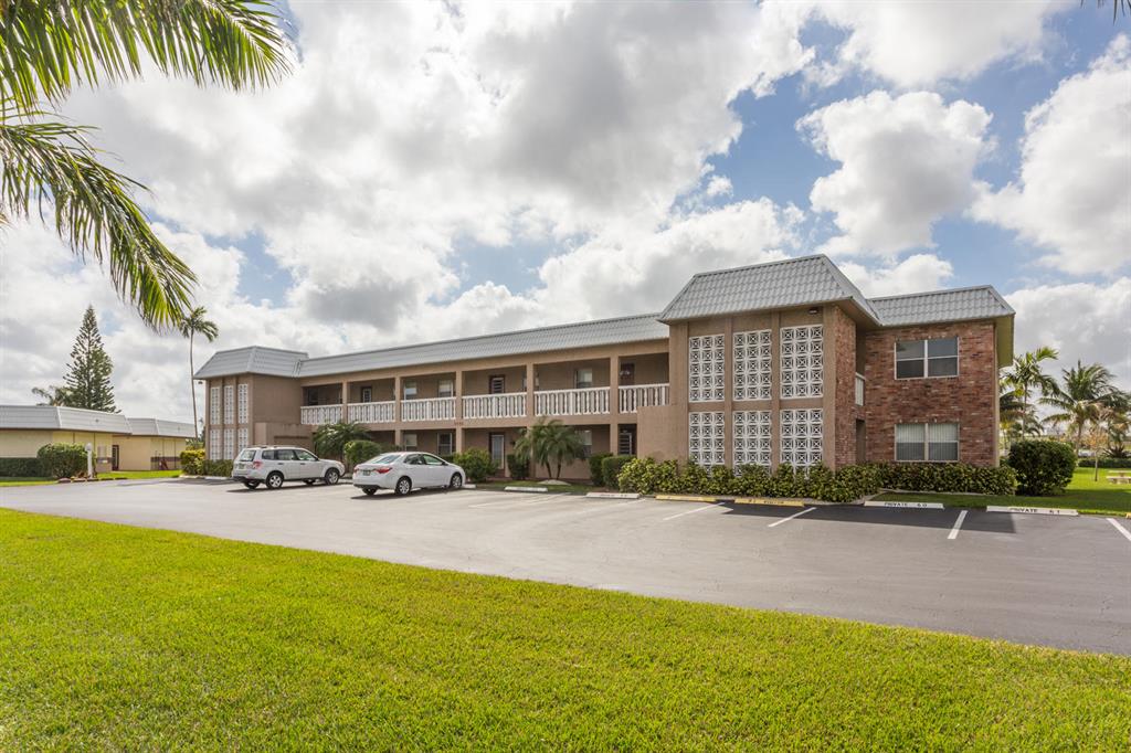 SANDALFOOT SOUTH ONE CONDO PT OF LTS 12, 33 AND 34 - Residential