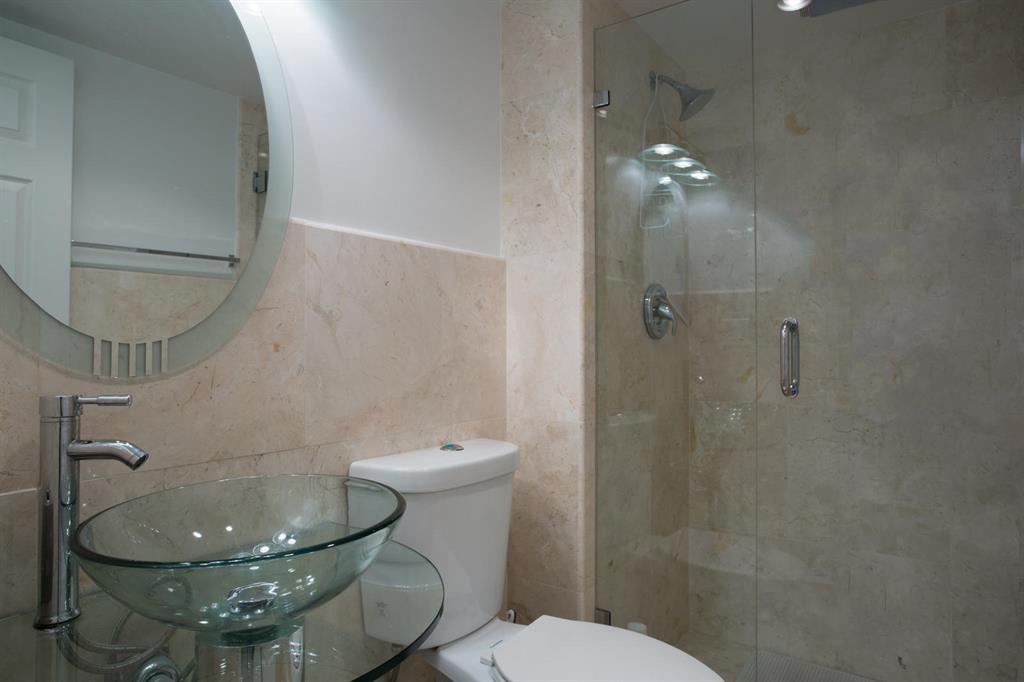 SANDALFOOT SOUTH ONE CONDO PT OF LTS 12, 33 AND 34 - Residential