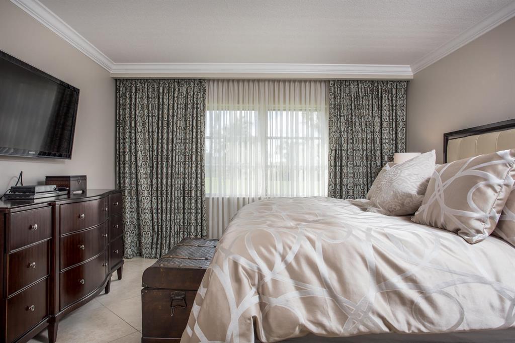 SANDALFOOT SOUTH ONE CONDO PT OF LTS 12, 33 AND 34 - Residential