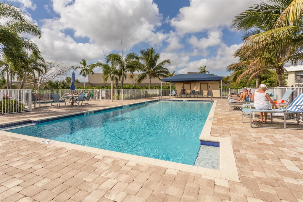 SANDALFOOT SOUTH ONE CONDO PT OF LTS 12, 33 AND 34 - Residential