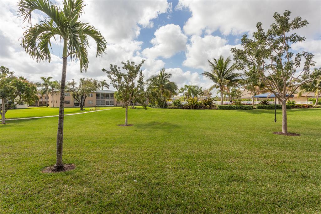 SANDALFOOT SOUTH ONE CONDO PT OF LTS 12, 33 AND 34 - Residential