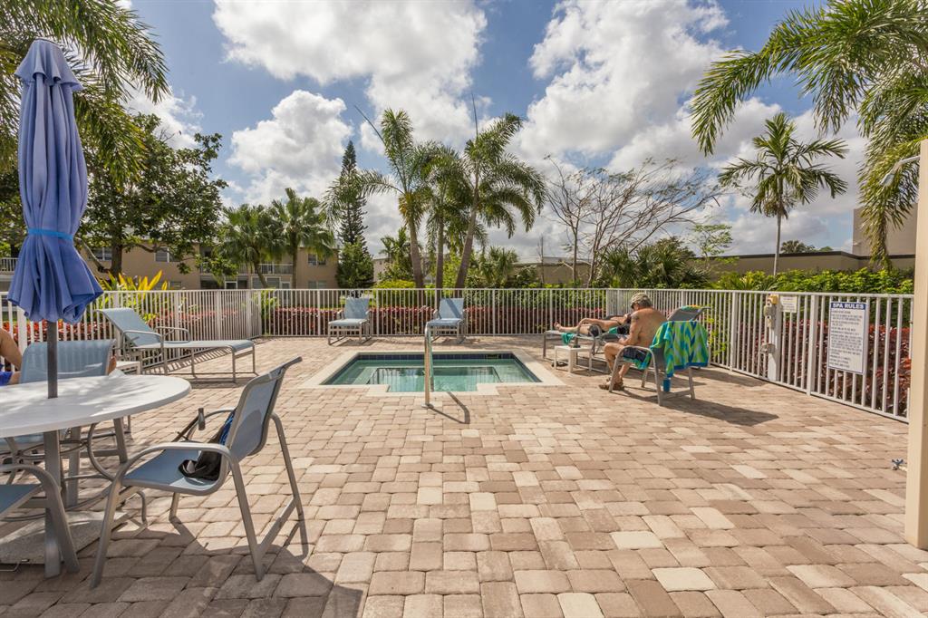 SANDALFOOT SOUTH ONE CONDO PT OF LTS 12, 33 AND 34 - Residential