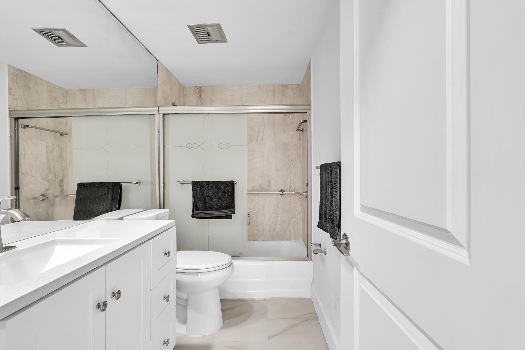 Coral Ridge Towers - Residential