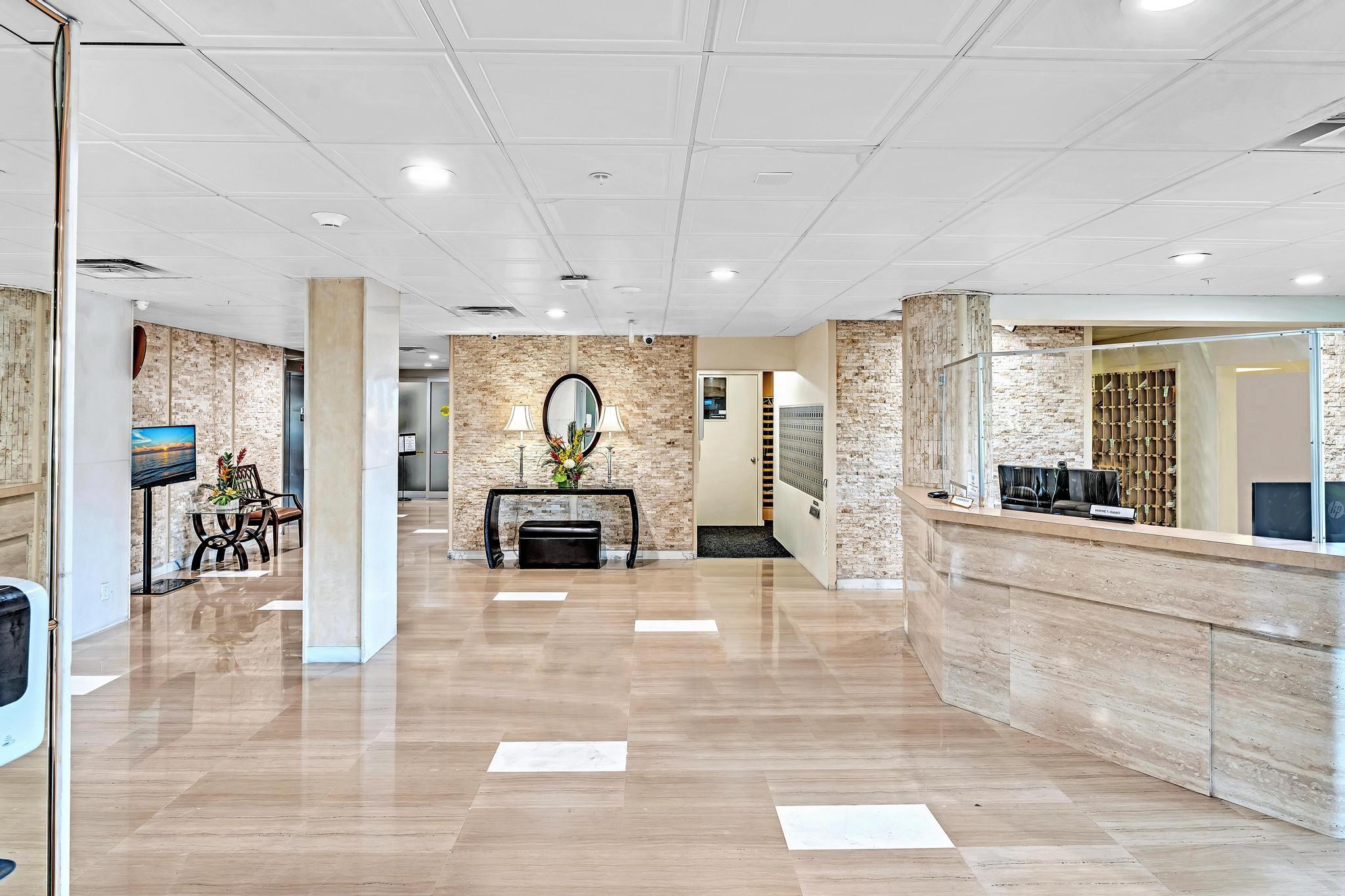 Coral Ridge Towers - Residential