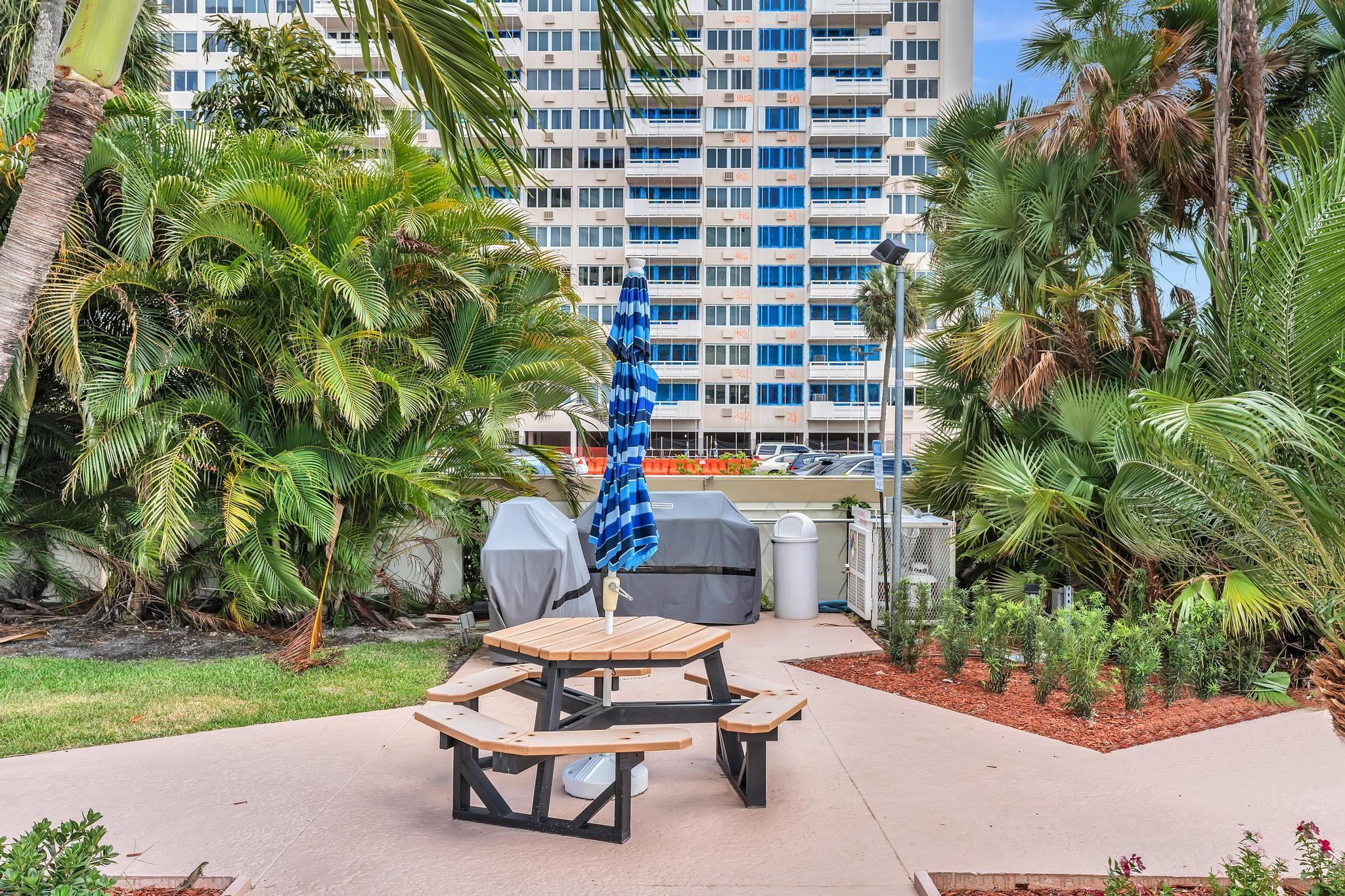 Coral Ridge Towers - Residential