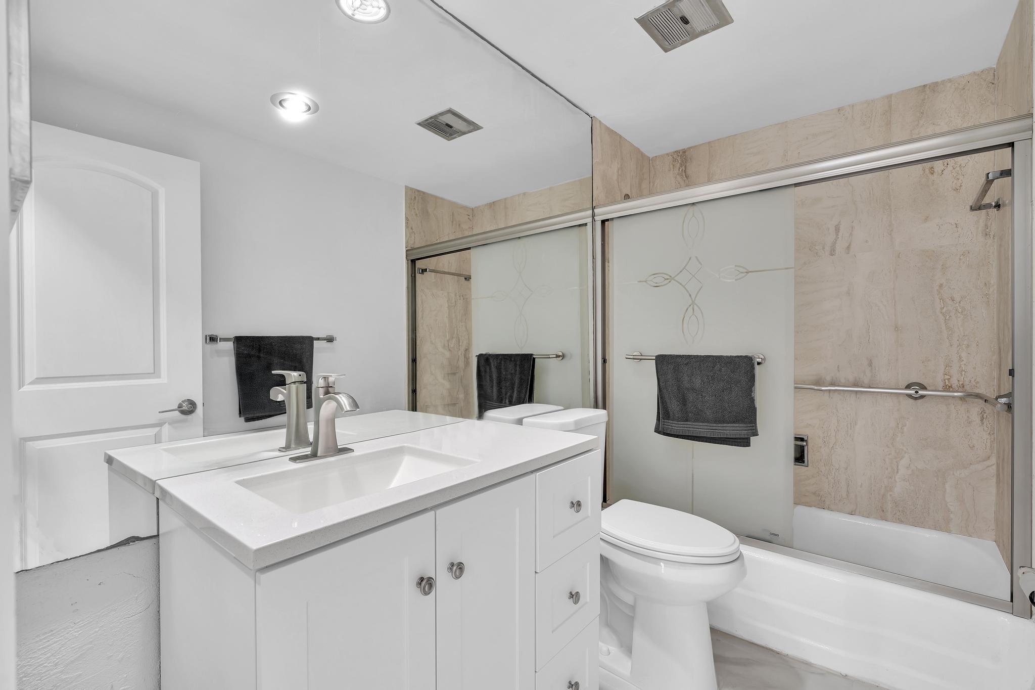 Coral Ridge Towers - Residential