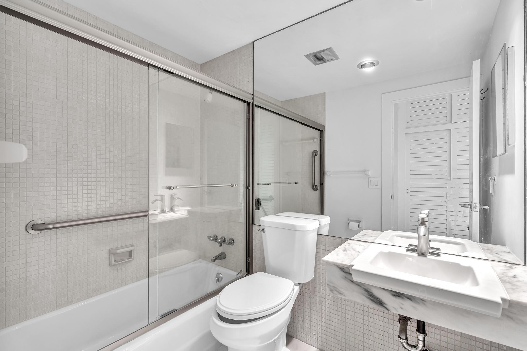 Coral Ridge Towers - Residential