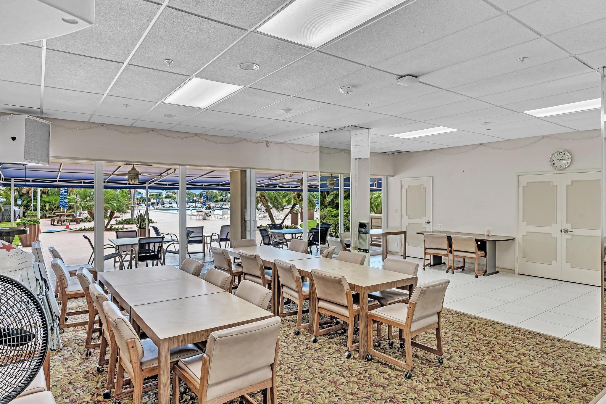 Coral Ridge Towers - Residential