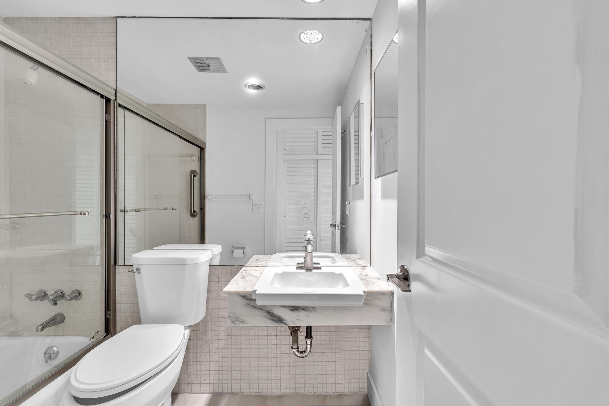 Coral Ridge Towers - Residential