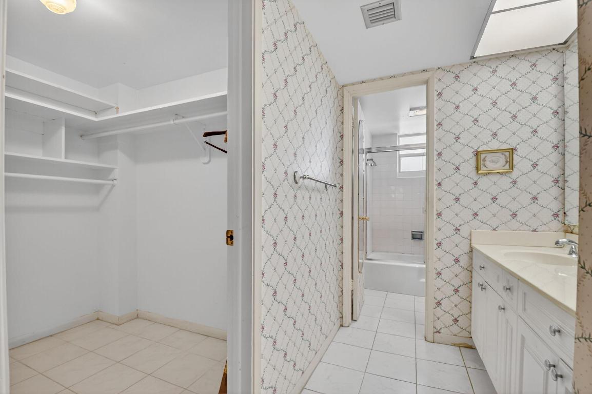 TUSCANY OF PALM BEACH CONDOMINIUM - Residential